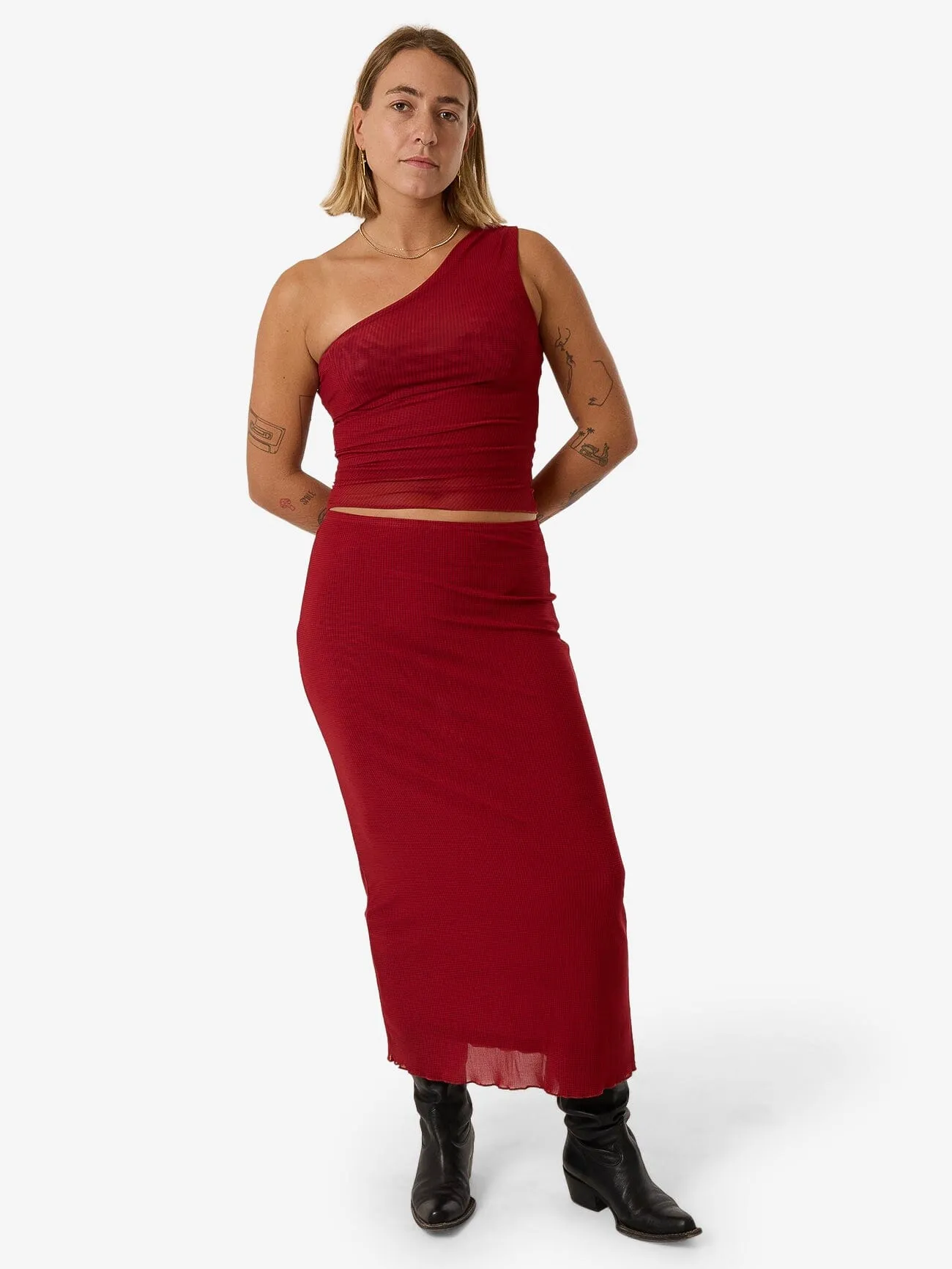 Levitation Mesh Skirt - Red Dahlia