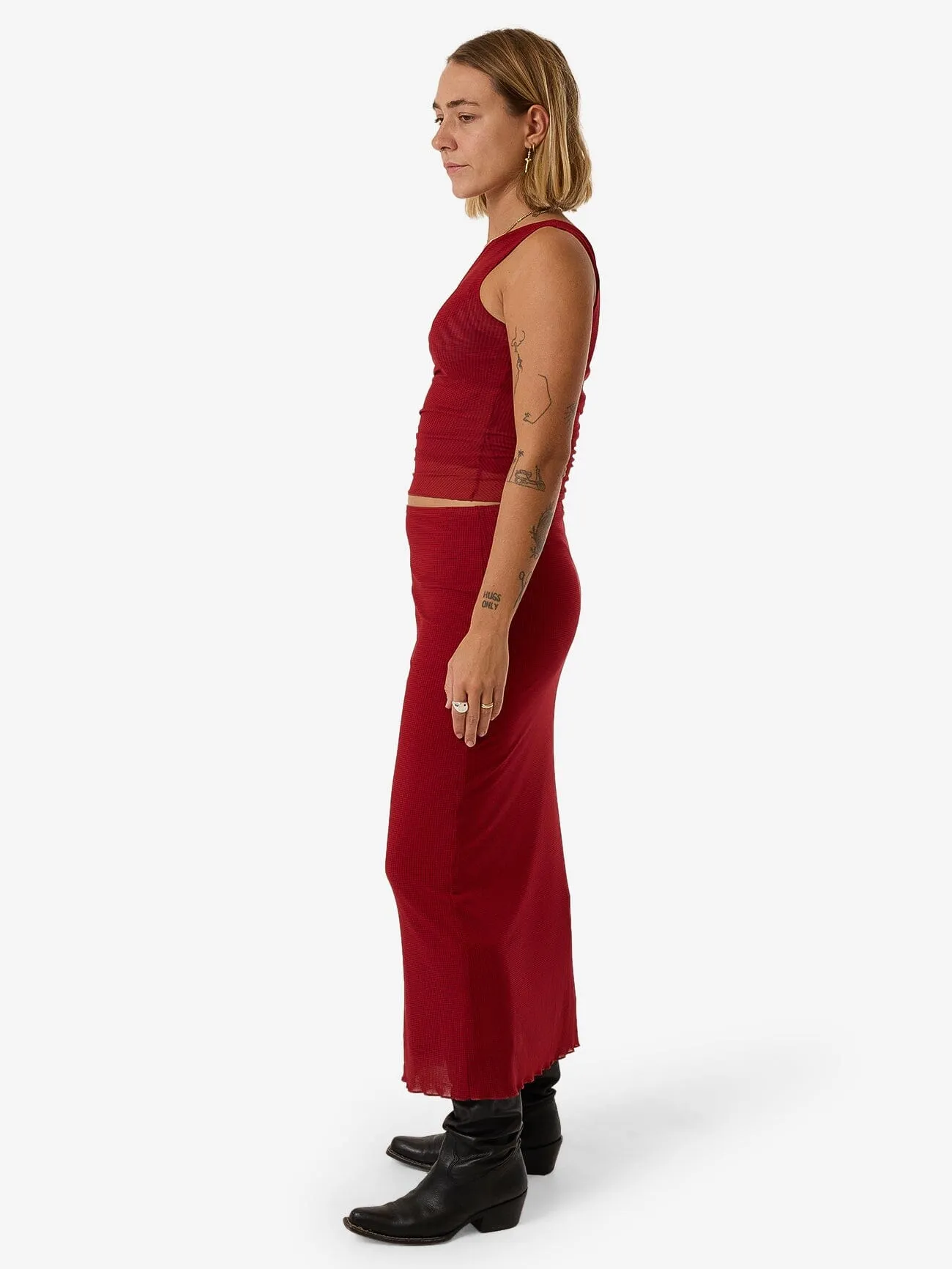 Levitation Mesh Skirt - Red Dahlia